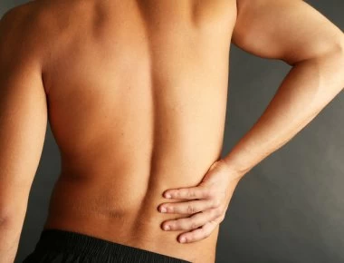 Πόνος στη μέση και στο χέρι! - Δείτε τι φανερώνουν αυτοί οι 2 ύπουλοι πόνοι